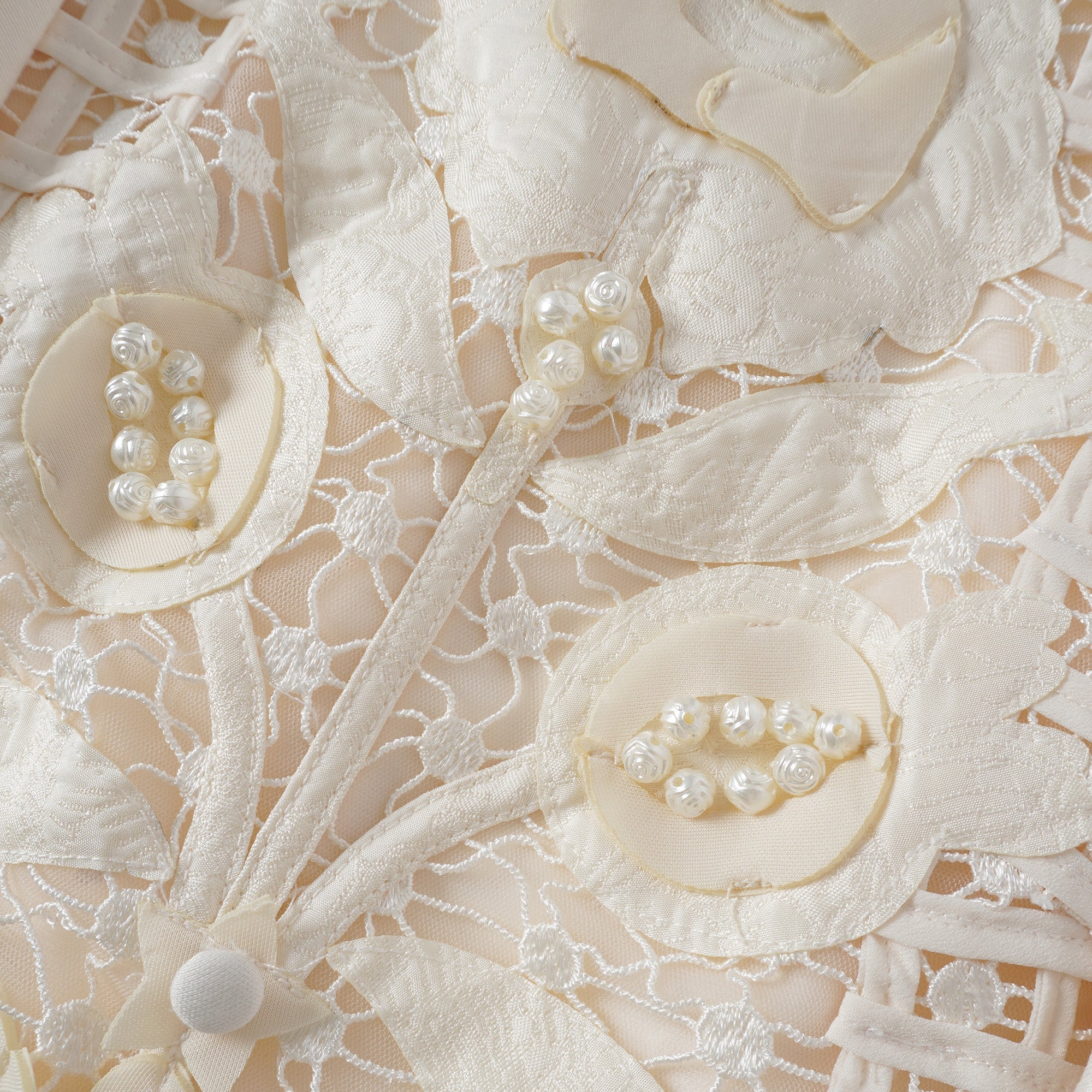 Léa White Floral Appliqué Crochet Mini Dress
