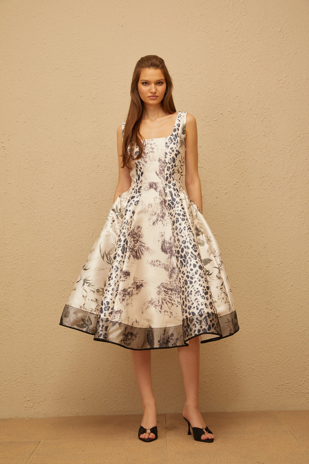 Pénélope Neutral Graphic Print Midi Dress